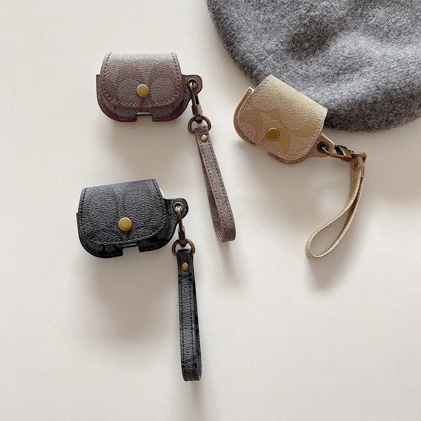 Case di airpods in pelle Case Brown-CC231215
