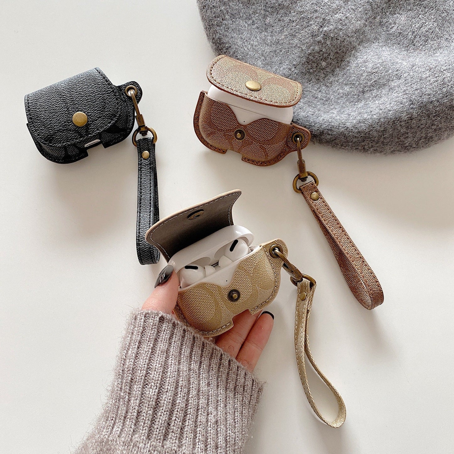 Case di airpods in pelle Case Brown-CC231215