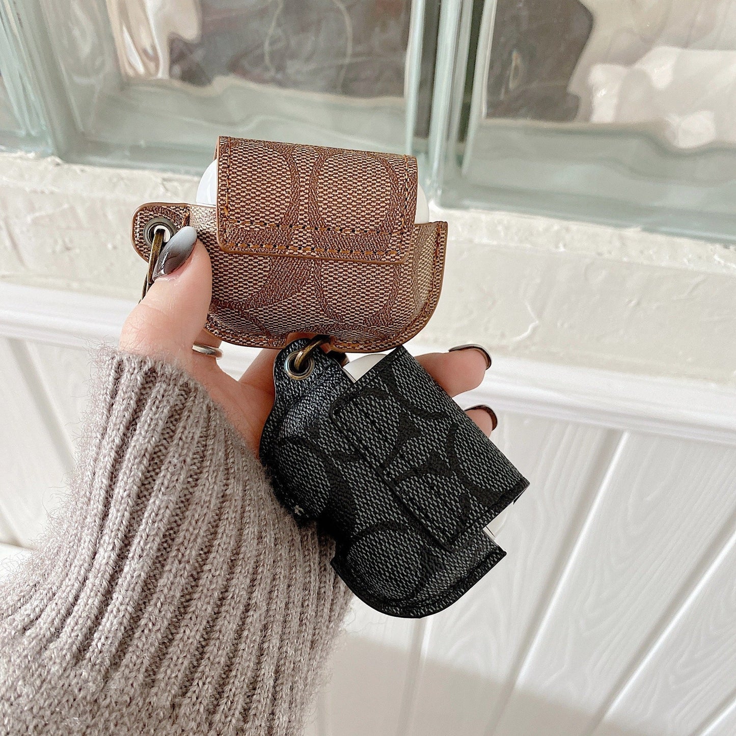 Case di airpods in pelle Case Brown-CC231215