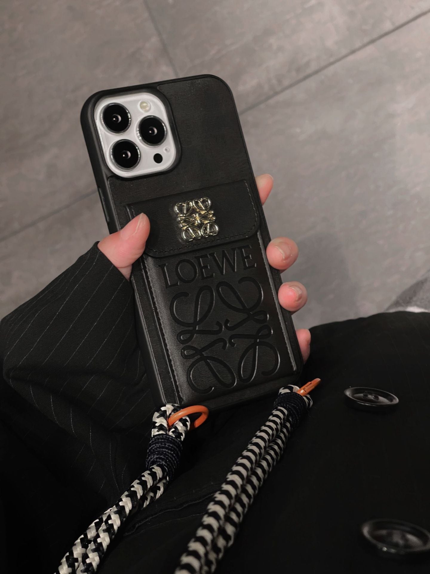 Custodia per iPhone in pelle con supporto per schede loe