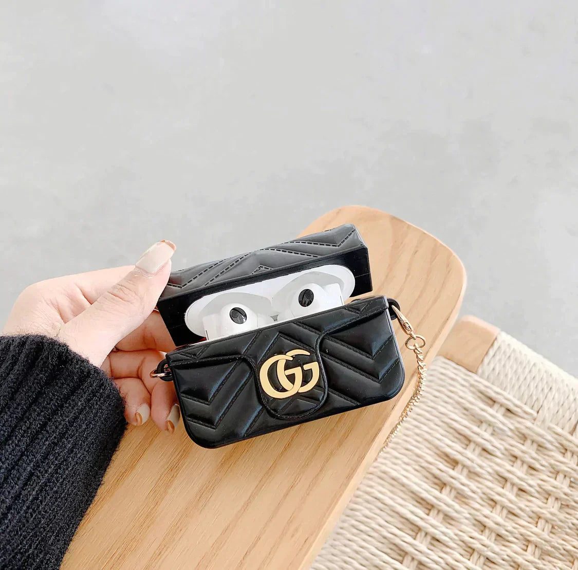 GG AirPods Case