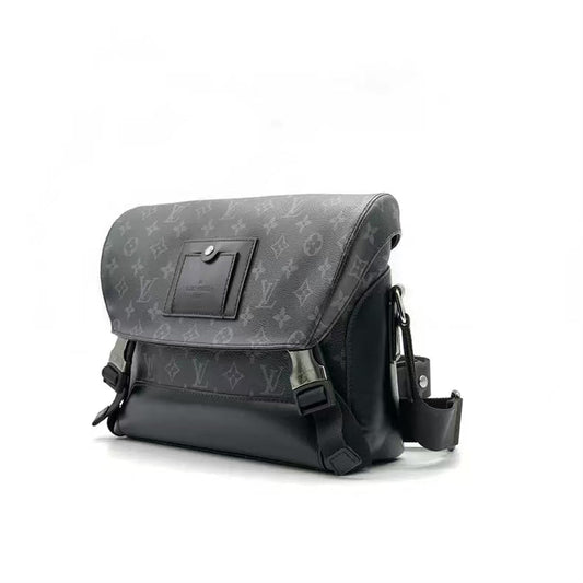 Fashionable Messenger Bag