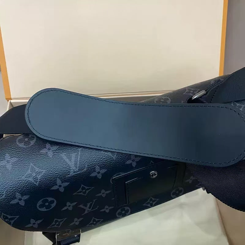 Fashionable Messenger Bag